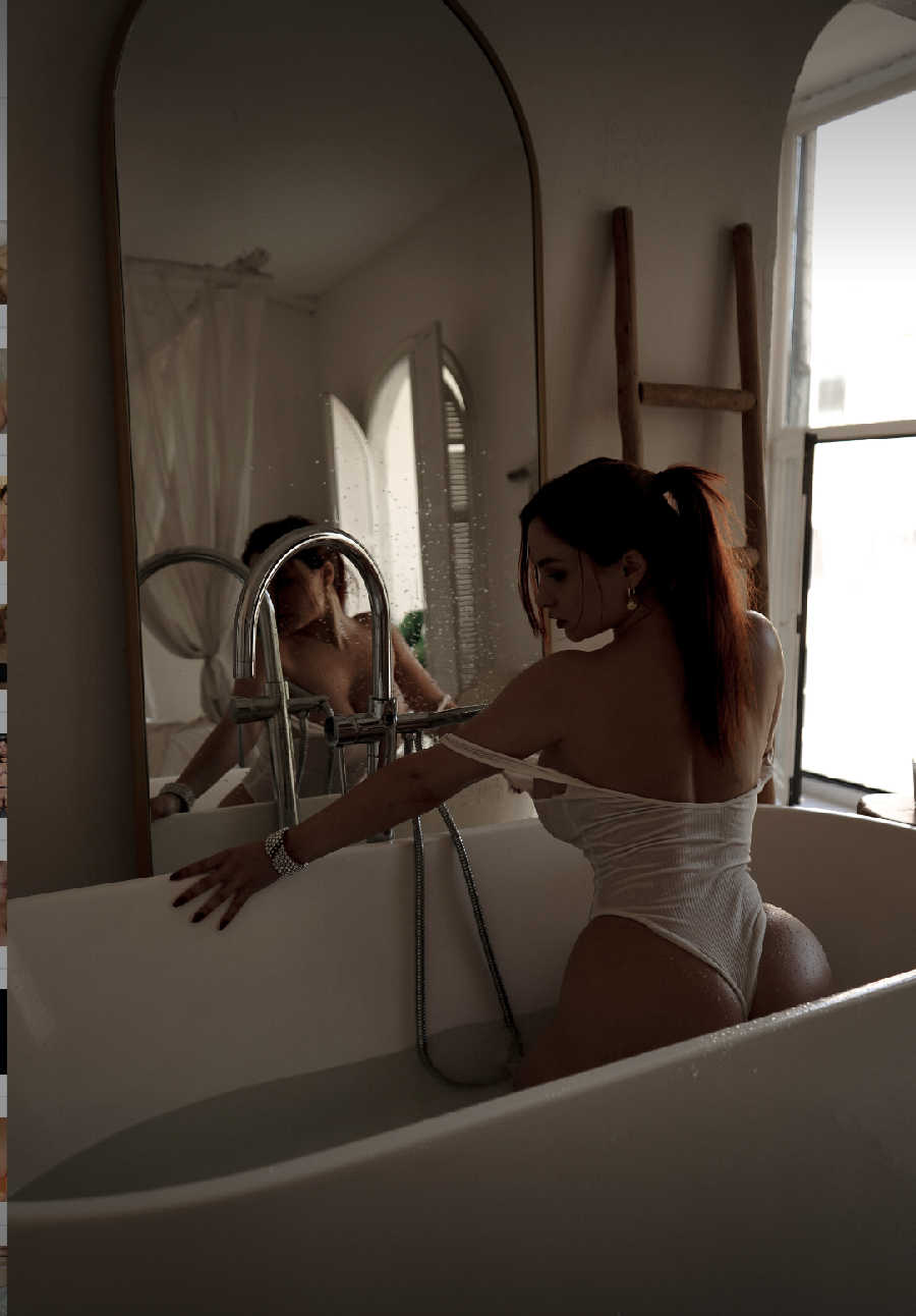 A playful frame from Miranda Faith nude — online in Oslo