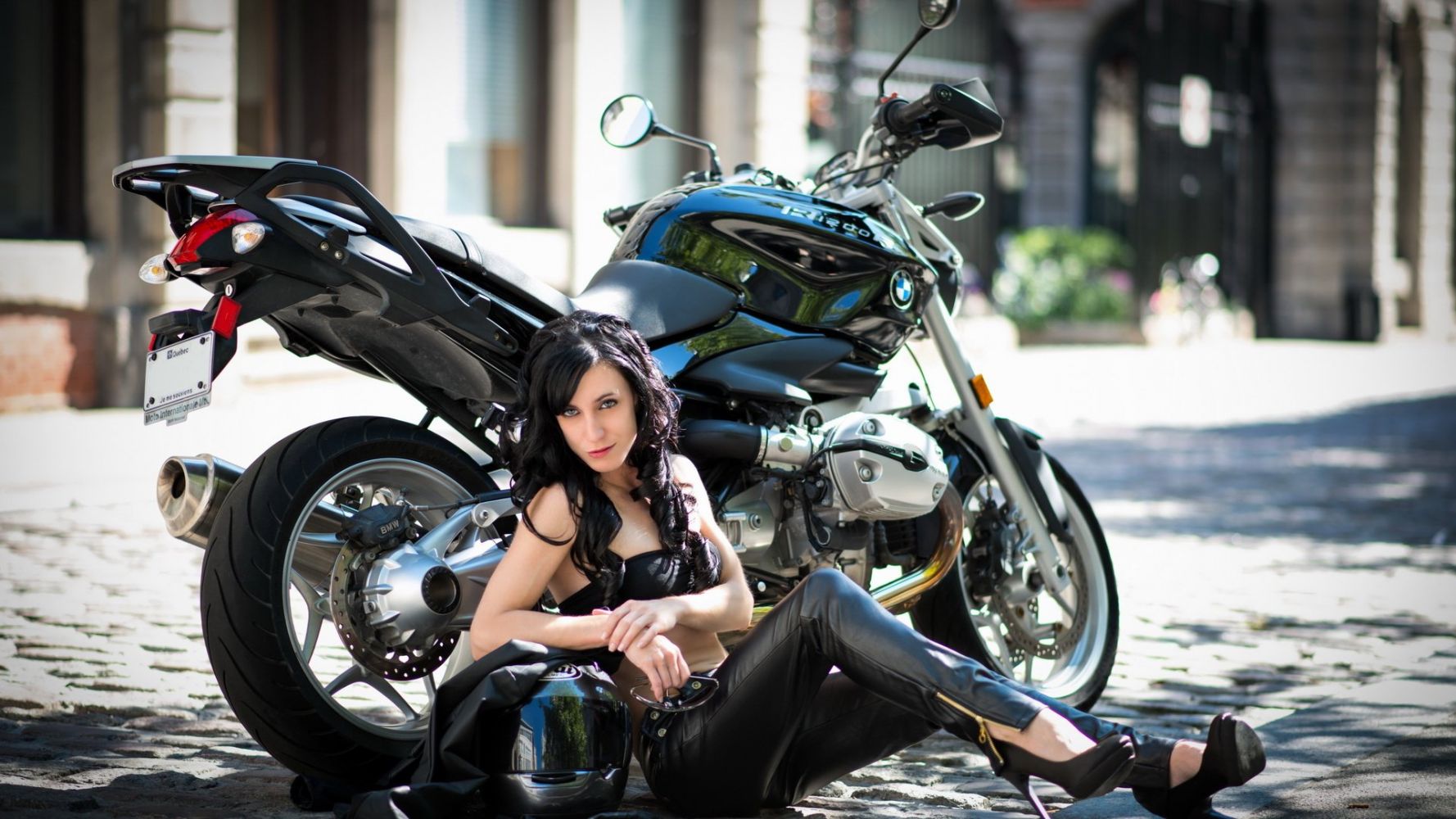 European women on bikes in Oslo