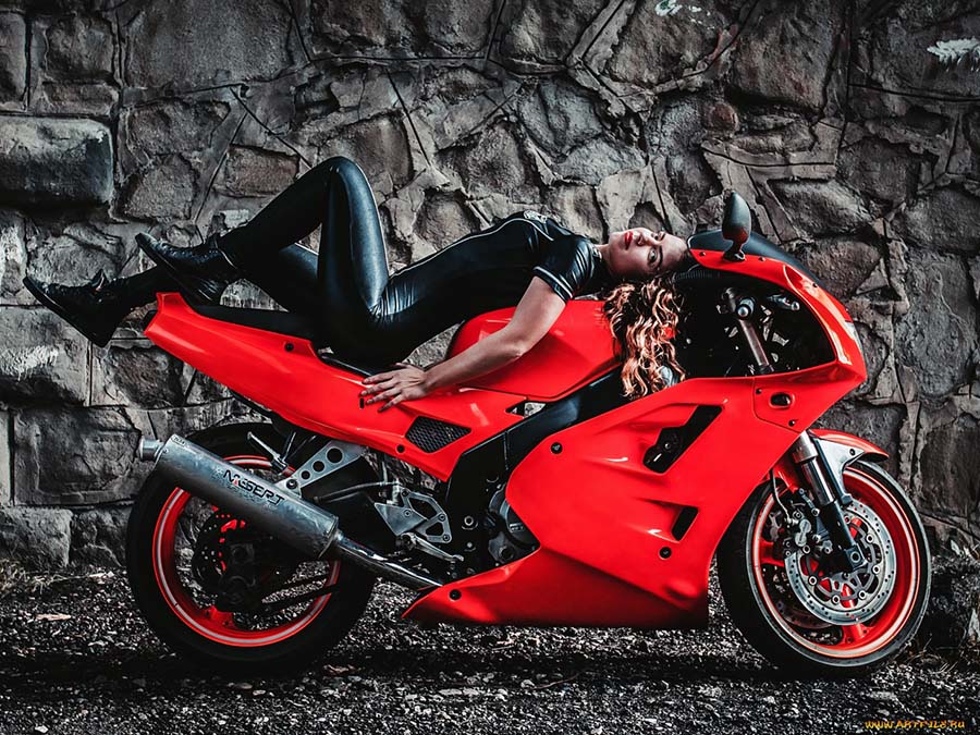 Beautiful girl Beautiful girls and motorcycles in Oslo