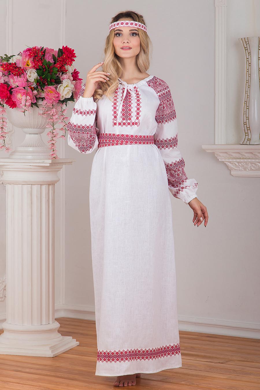 Women in Slavic costumes in Oslo