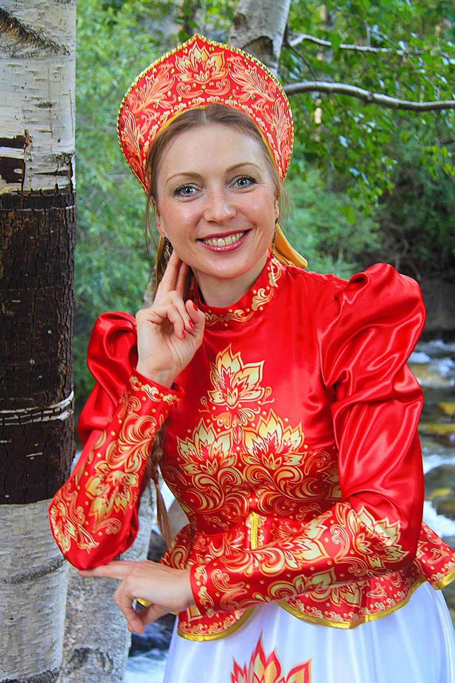 Women in Slavic costumes in Oslo
