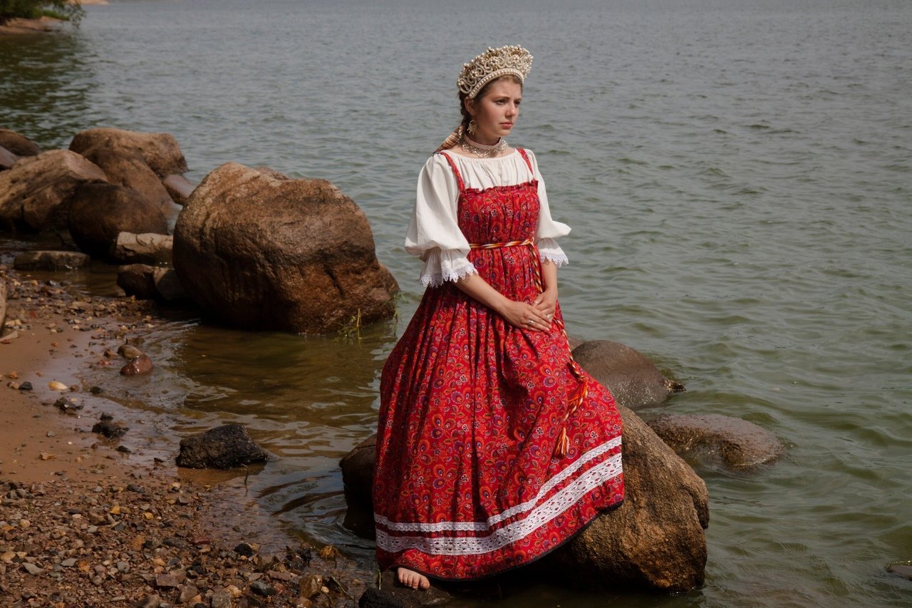 Women in Slavic costumes in Oslo