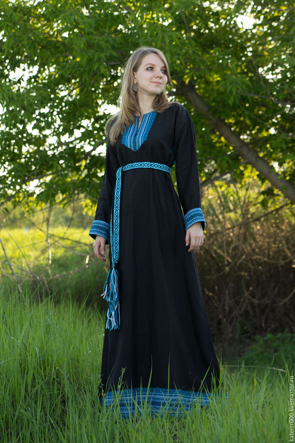 Women in Slavic costumes in Oslo