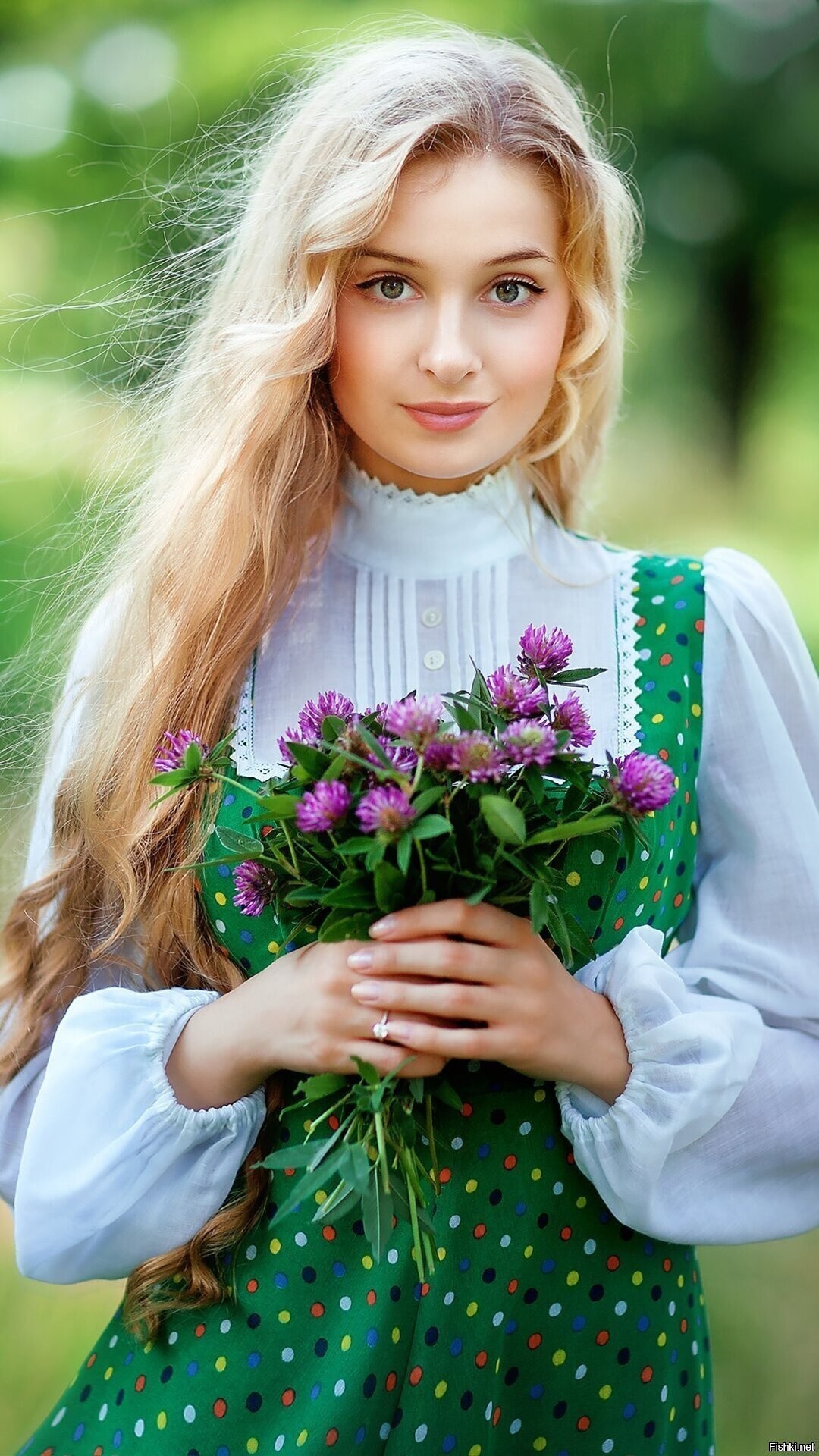 Girls in Slavic costumes in Oslo