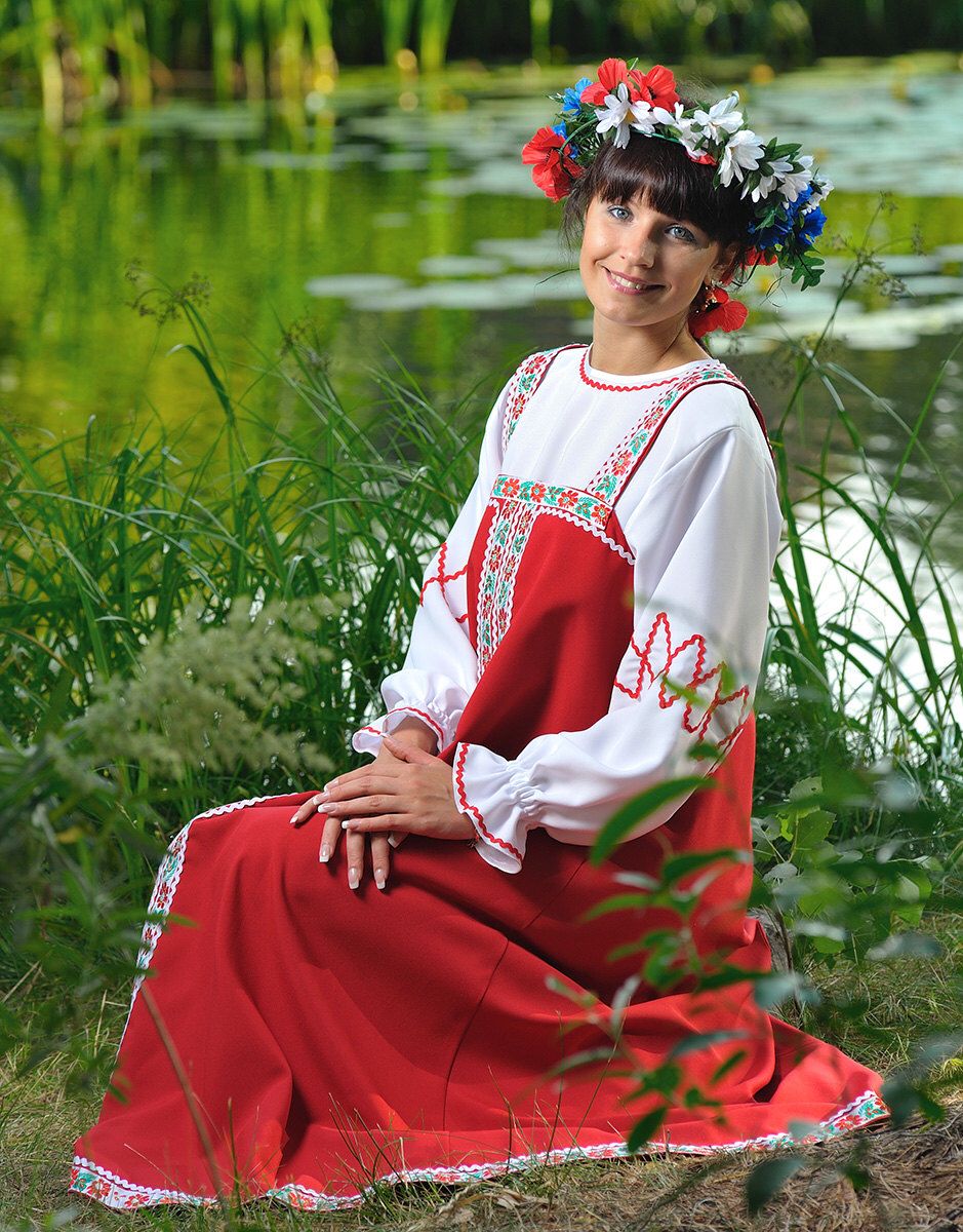 Beautiful girl Girls in Slavic costumes in Oslo